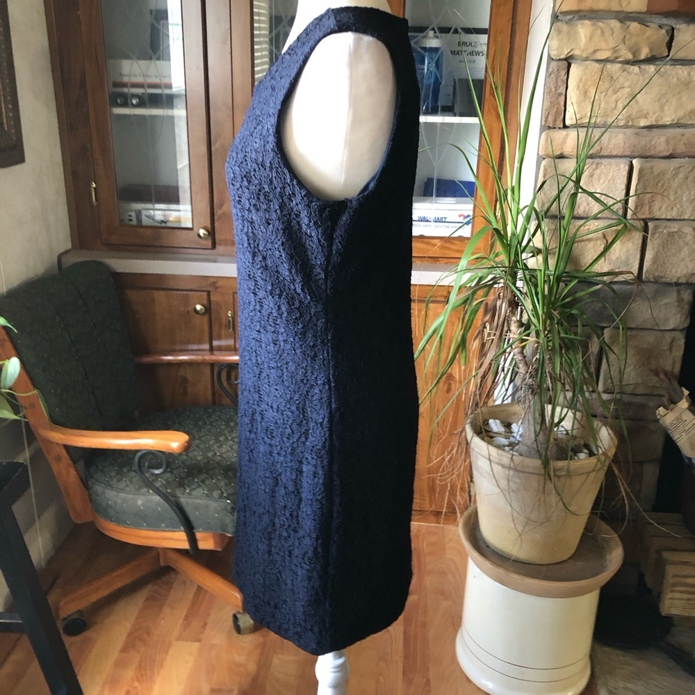 LIZ CLAIBORNE SIZE 10 NAVY BLUE SLEEVELESS DRESS FULLY LINED EMBROIDERED LACE - Picture 4 of 9